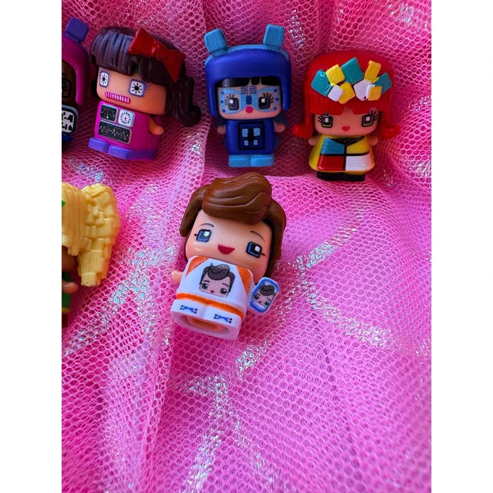 Spin Master My Mini MixieQ's Figure Lot 6pc Multicolor Collectible Mini Dolls